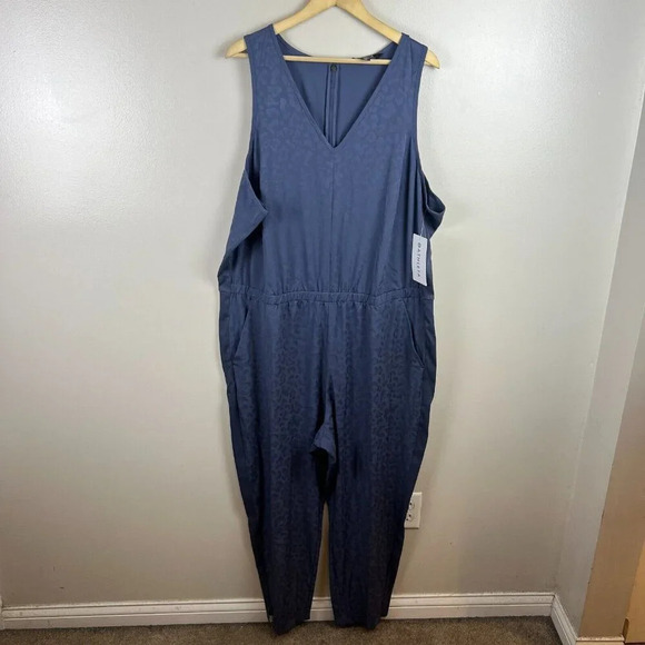 Athleta Brooklyn Textured Jumpsuit Size 24 Medieval Violet Leopard Athleisure - Picture 2 of 15